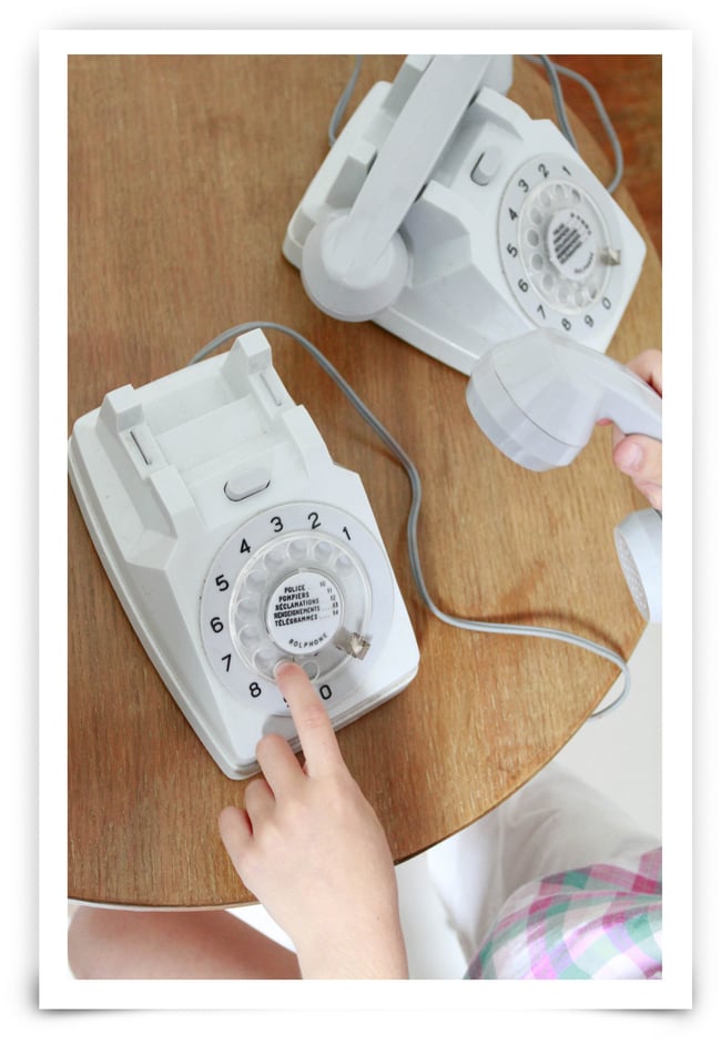 Téléphones éléctriques "Allo Olivier, allo Agnès"