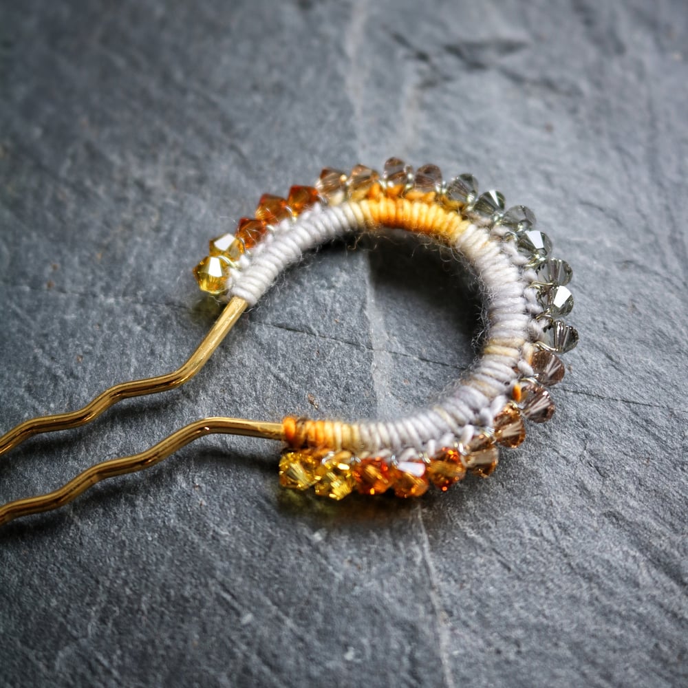 Image of PEACOCK SHAWL PIN - Grey & Grellow