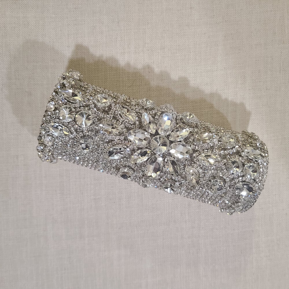 Dupart Bouquet Holder