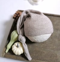 Image 1 of Newborn sleep hat for phoroshoot | warm grey