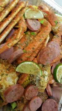 Image 2 of Full Pan Crablegs & Shrimp 