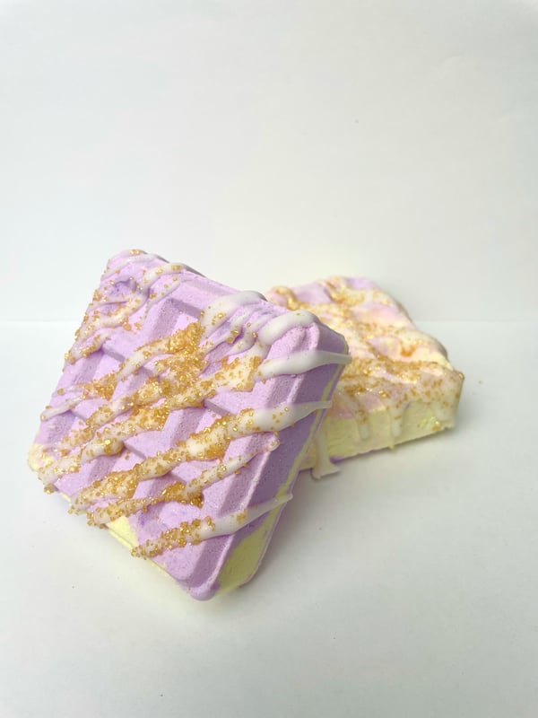 Image of Dulce Caramello Waffle Bomb