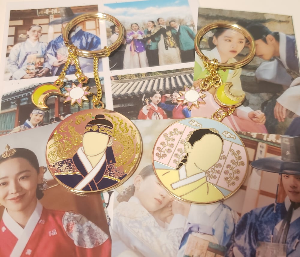 Image of Mr Queen- Night & Day Key Ring