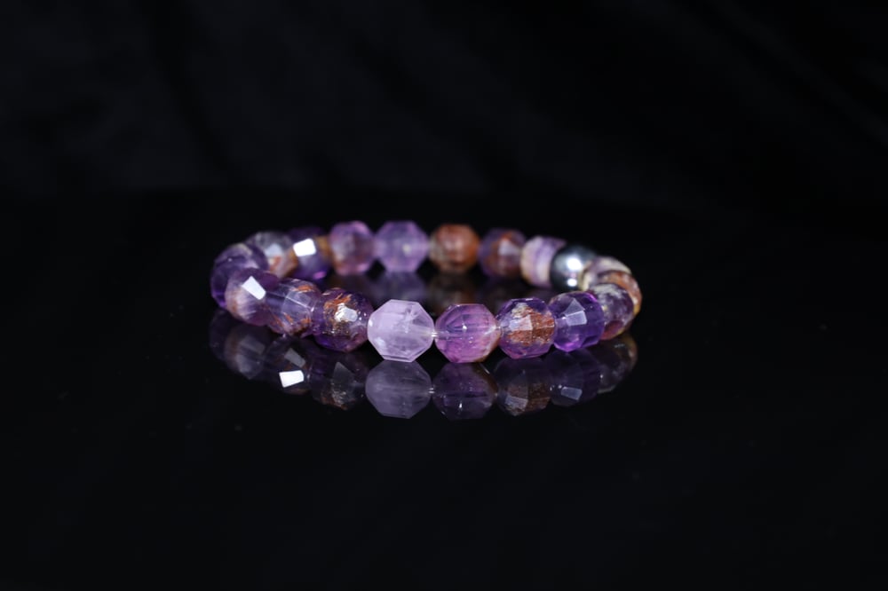 Handmade 10 mm AAA Natural Super 7 Phantom Amethyst Cacoxenite 10mm Faceted Stretch Bracelet