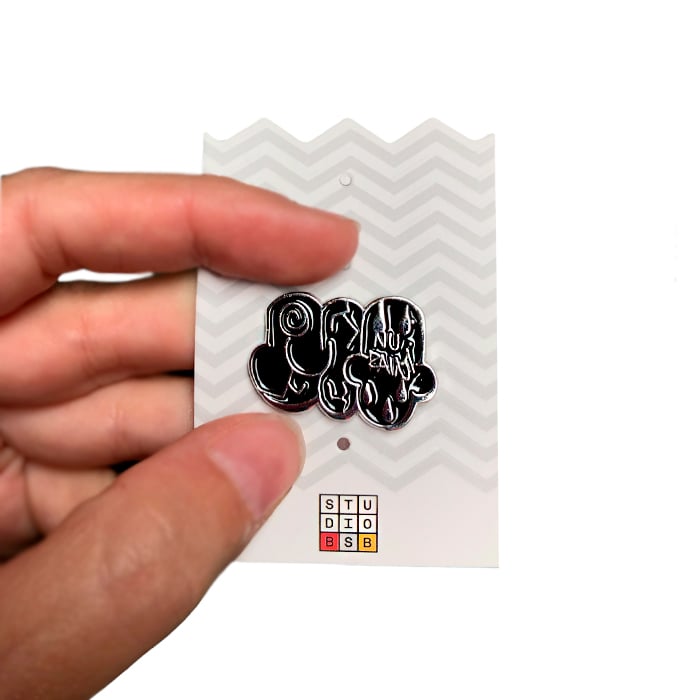 MQ "Nu rain" pin