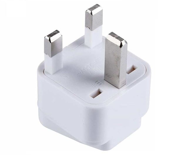 travel adapter for dubai from india
