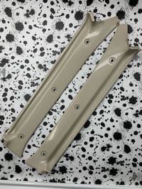 Image 1 of Used Pao front pillar cover ivory/blue