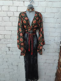 Image 4 of Stevie sari top with tassel- black floral