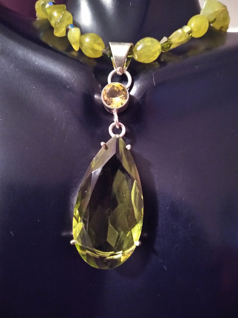 Image of CITRINE PENDANT NECKLACE WITH SWAROVSKI BICONES, GEMSTONE CHIPS