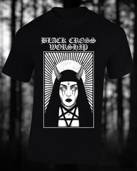 Image 1 of BLACK CROSS WORSHIP THE STARK KVINNA UNISEX T-SHIRT