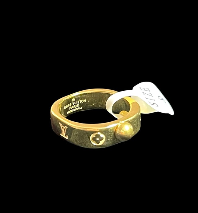 gold lv ring