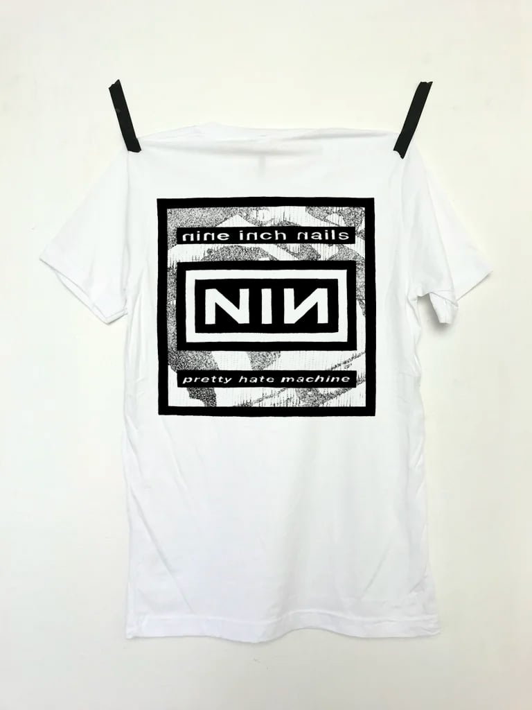 nin white shirt