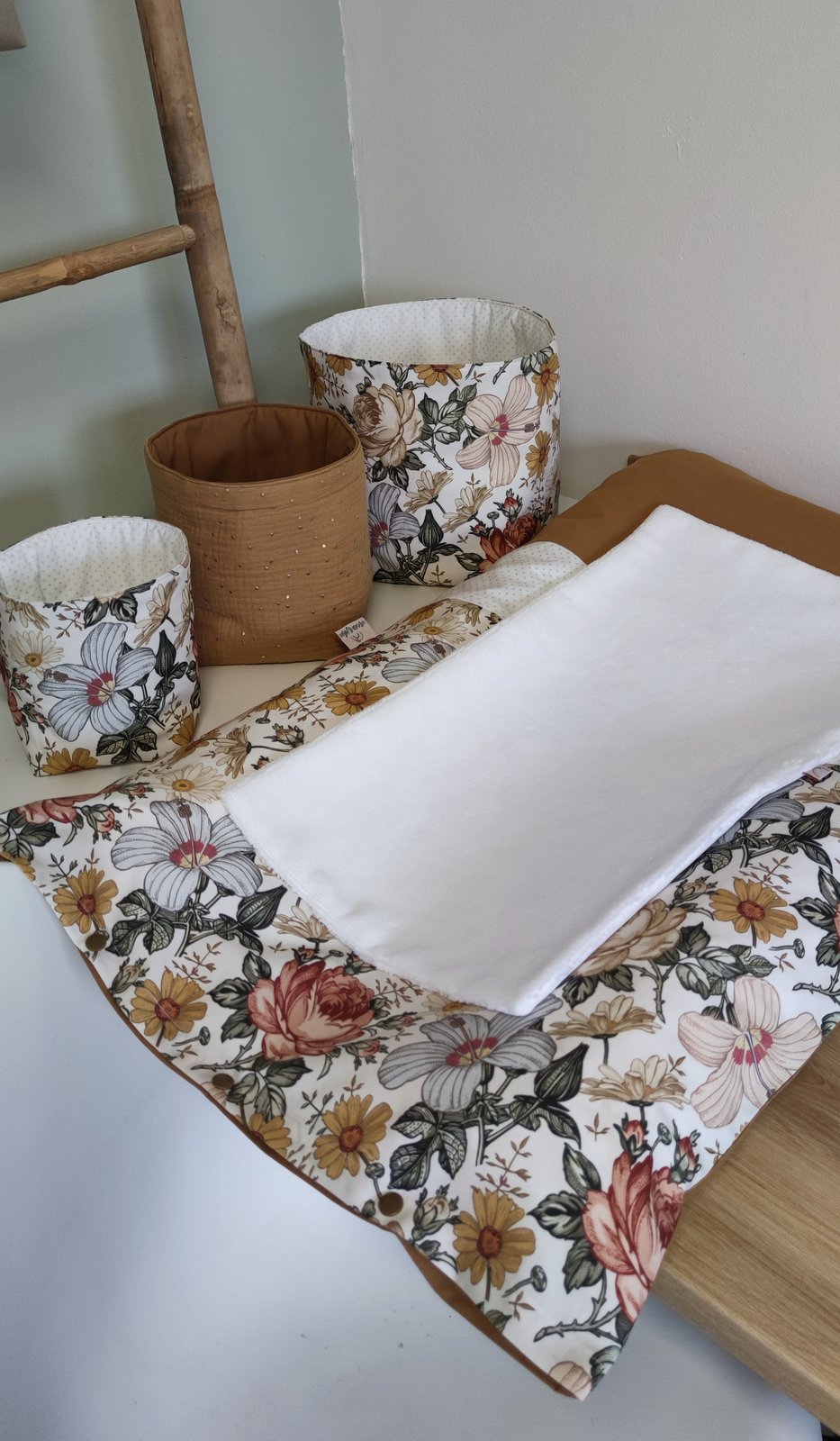 Panier de rangement en tissu, rangement table à langer, panière à couche en  lin enduit et coton imprimé fleurs -  Canada