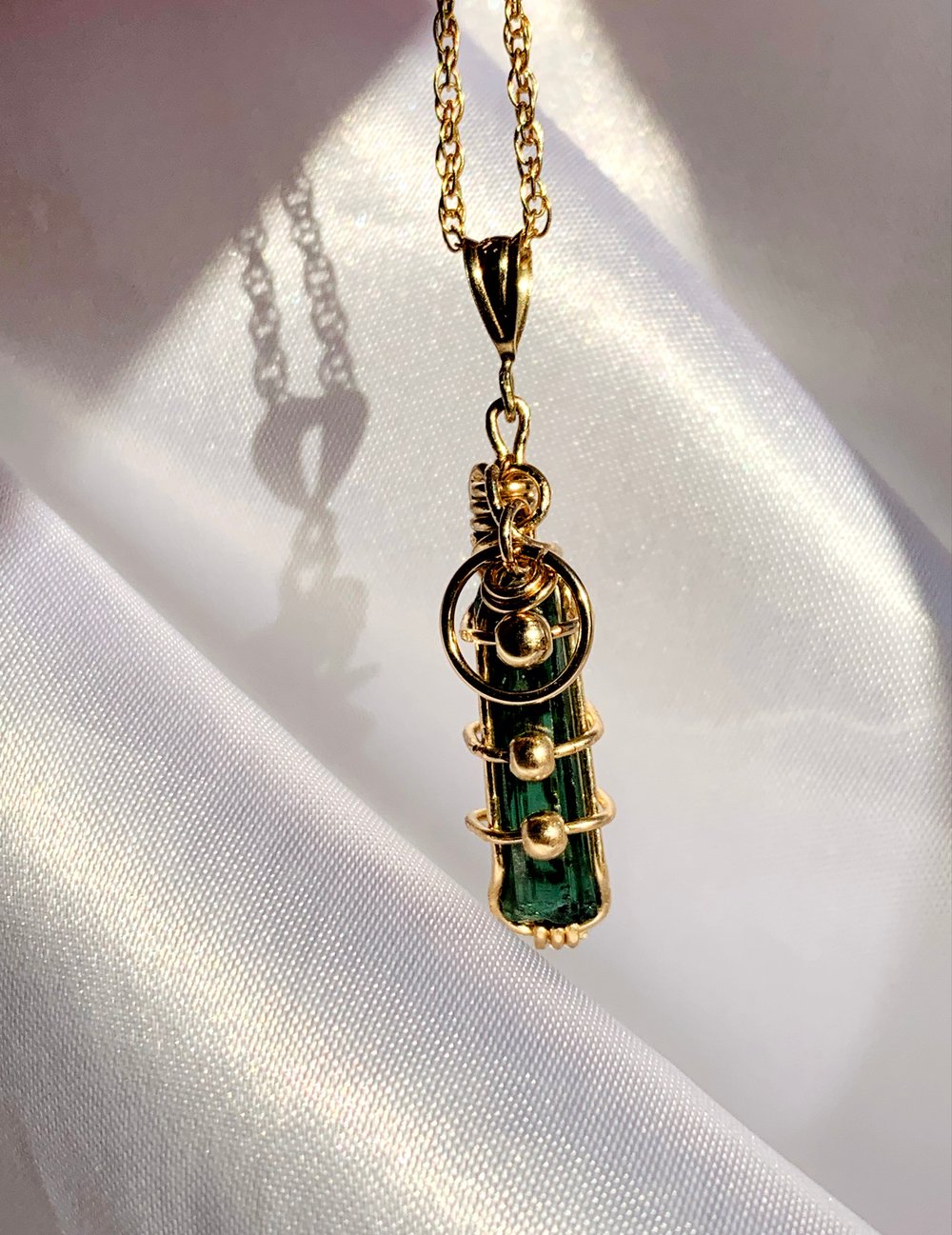 ⟢ 14k gold filled Green Tourmaline necklace ⟣