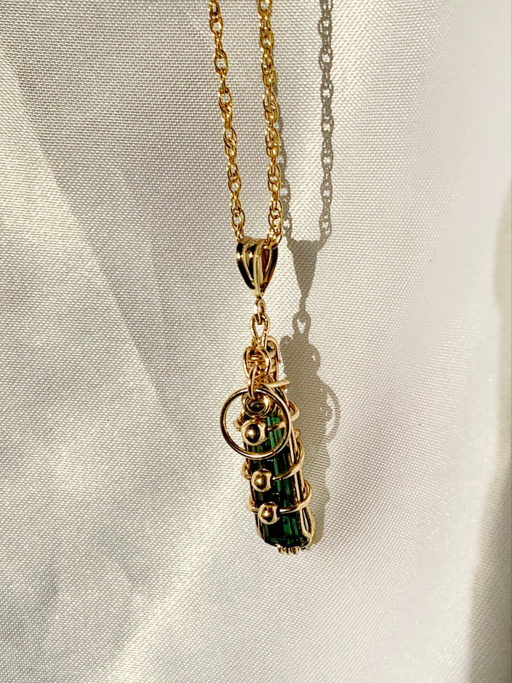 ⟢ 14k gold filled Green Tourmaline necklace ⟣
