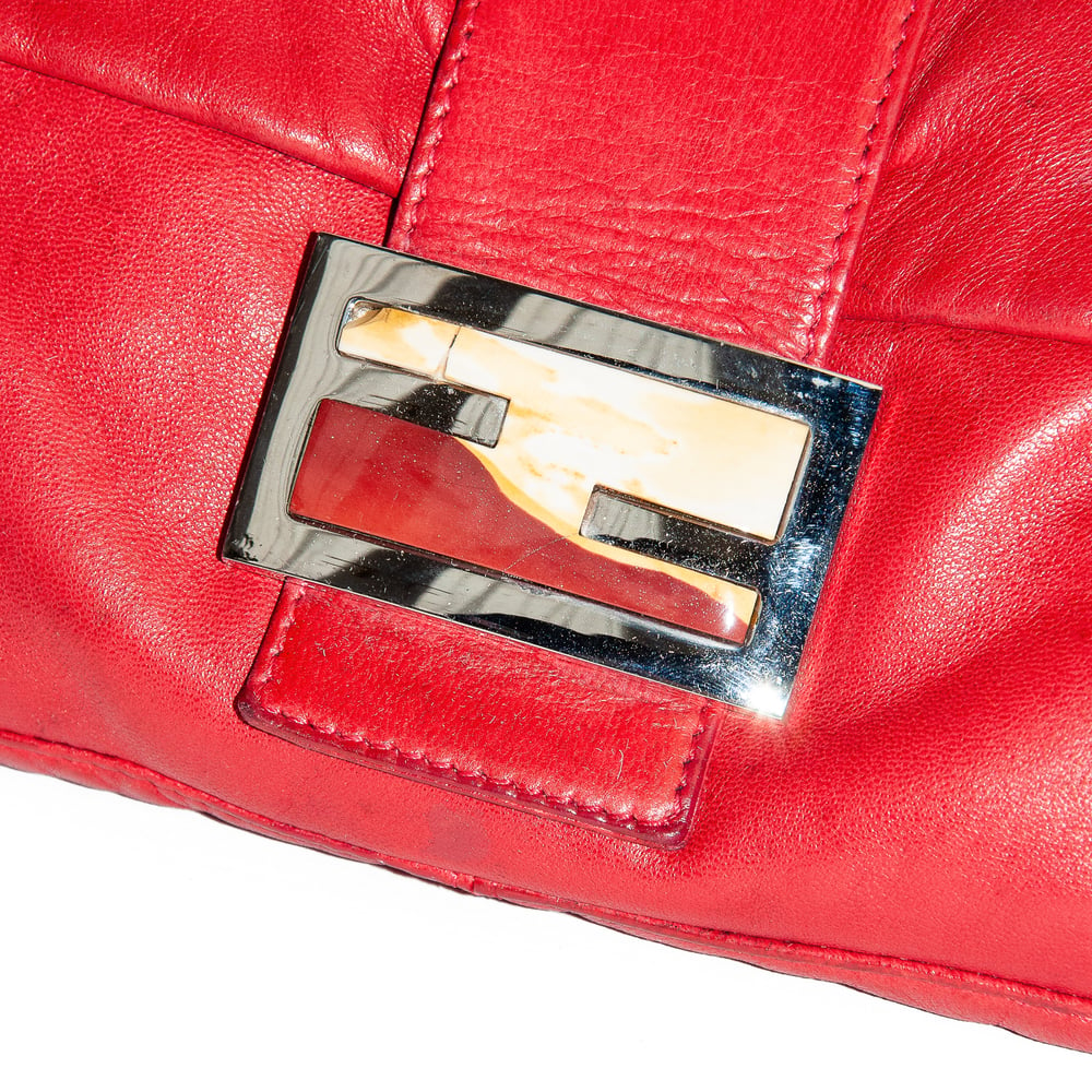 Image of Fendi Leather Baguette Shoulder Bag Red