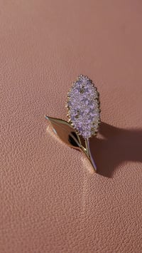 Musical Lilac enamel pin 