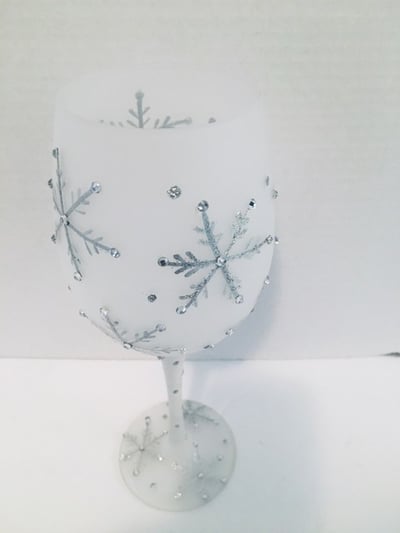 Image of SNOWFLAKE BEJEWLED WINE GLASSES