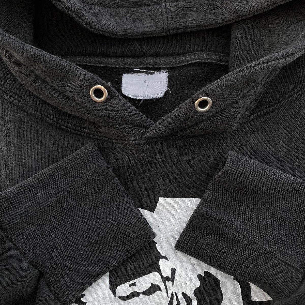 1073837C-AA80-4EF5-9B1C- 1073837C-AA80-4EF5-9B1C-