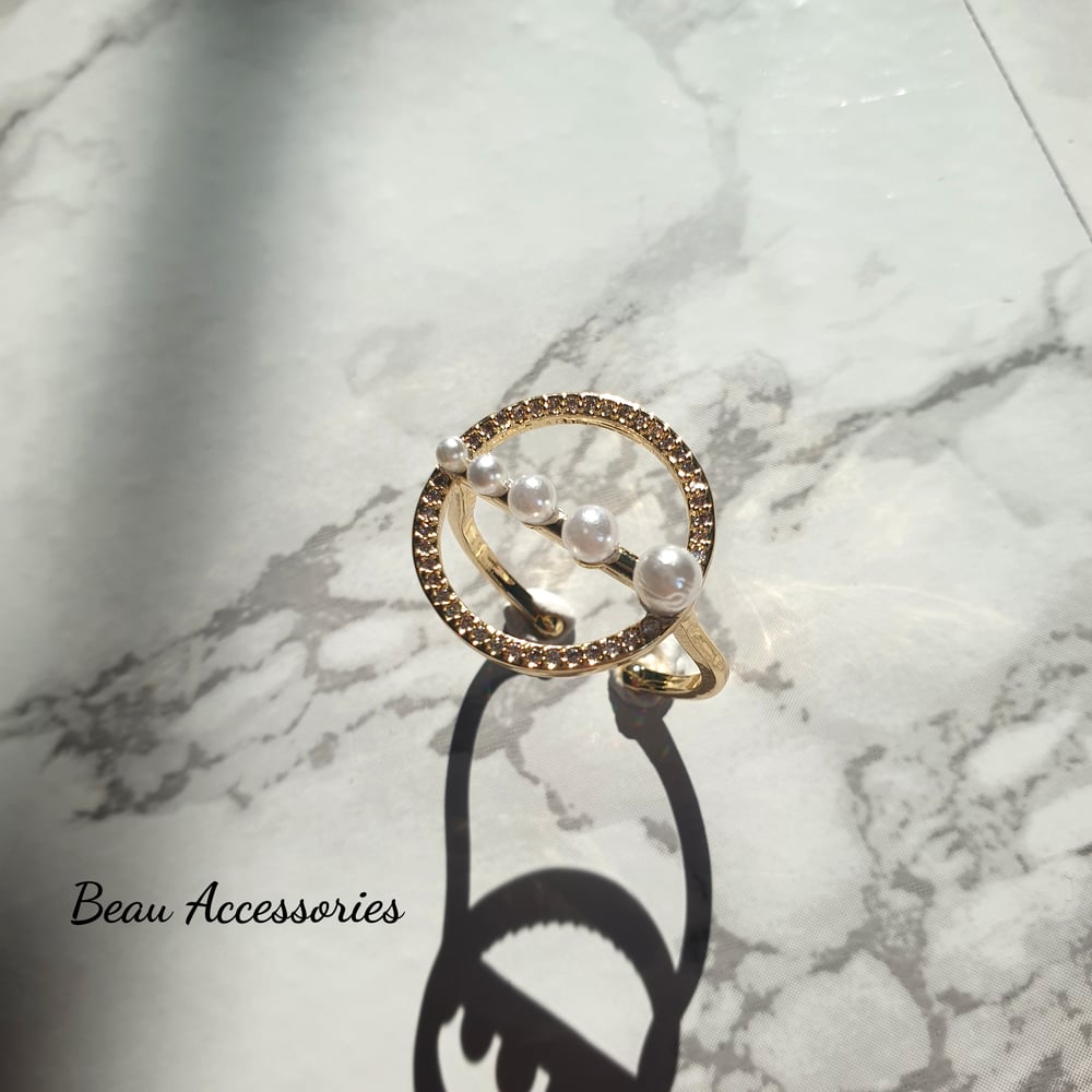 Image of Round Pearl Statement Ring