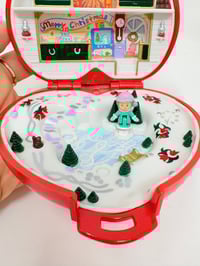 Image 5 of Ensemble bracelet et Polly Pocket Coeur rouge Noël