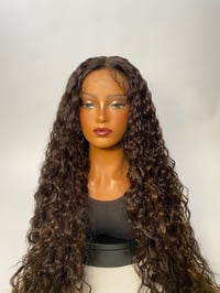 TOY | 26” DEEP T PART BOHO CURLY NATURAL BROWN WITH HIGHLIGHTS LACE FRONT WIG 