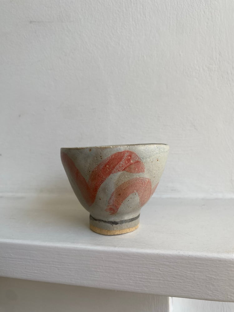 Deep footed bowl (black circle)