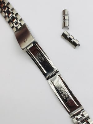 Image of STAINLESS STEEL GENTS WATCH STRAP,TUDOR,17mm,CURVE LUGS,NEW.(TU-5)
