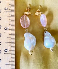 Image 4 of BAROQUE PEARL & PINK MORGANITE EARRING