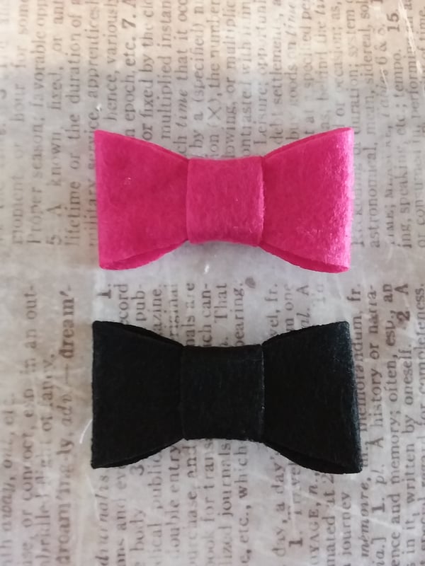 Image of 2 inch felt bow hairclip - 2 color choices 