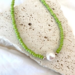 Image of ALENA NECKLACE - LIME