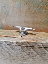 Image 4 of DT zero 32mm trucks