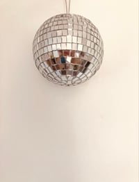 Image 2 of Boule à facettes 12 cm 