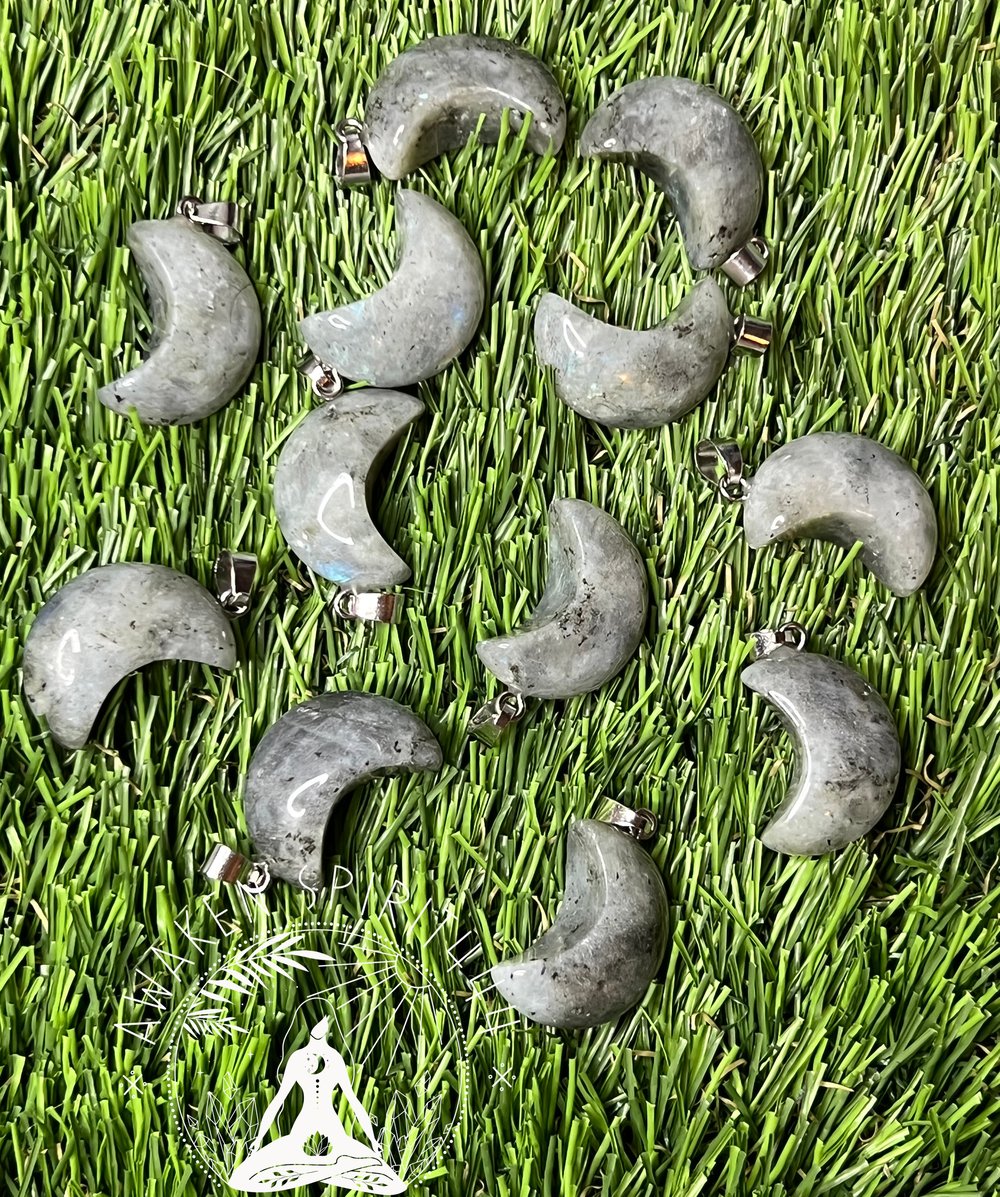 Image of Labradorite mini heart  pendant 