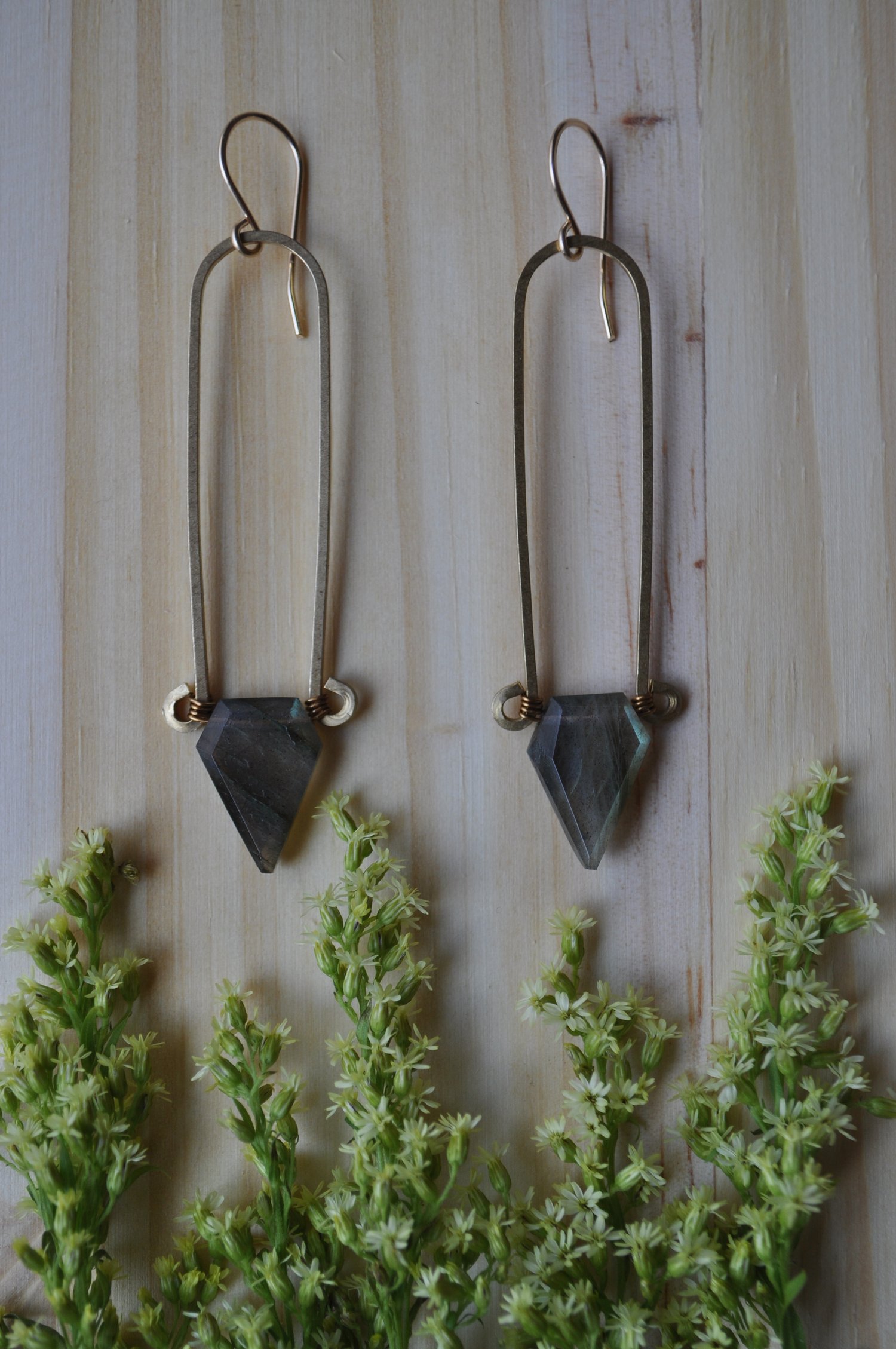 Image of Labradorite Point Dangles on Elongated Arc