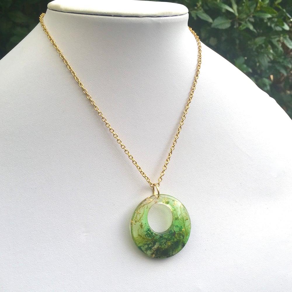 Real Moss Round Hoop Ombre Resin Pendant