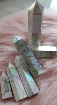 Image 2 of Angel Aura Howlite Obelisk Point 