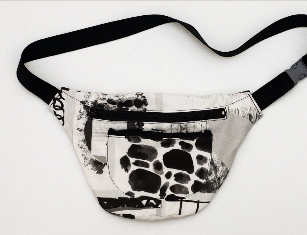 Image of BLACK AND WHITE COLLAGE WAIST BAG