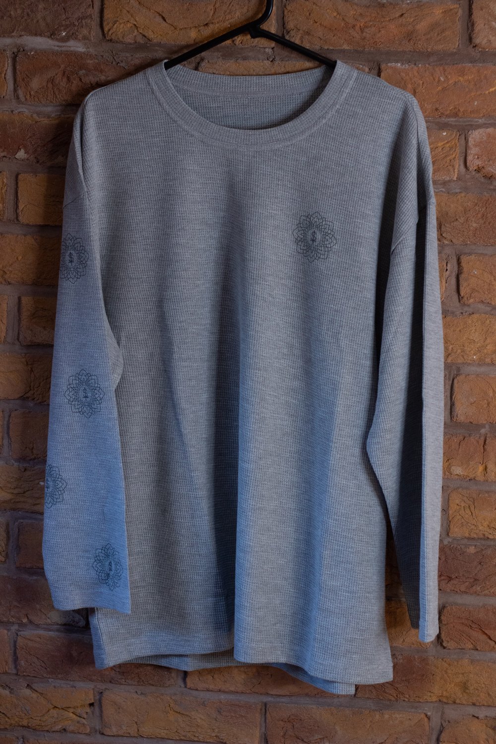GREY / MANDALA LONG SLEEVE