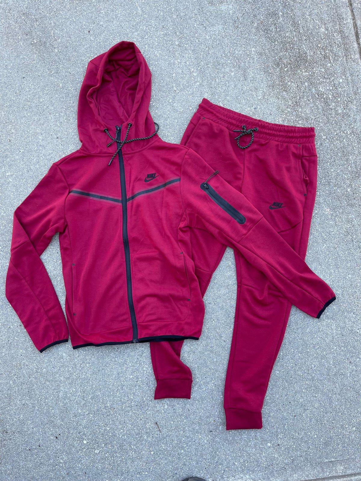 Men’s Cranberry Sauce Slim Fit Tech Zip Up Hoodie Sweatpants Set