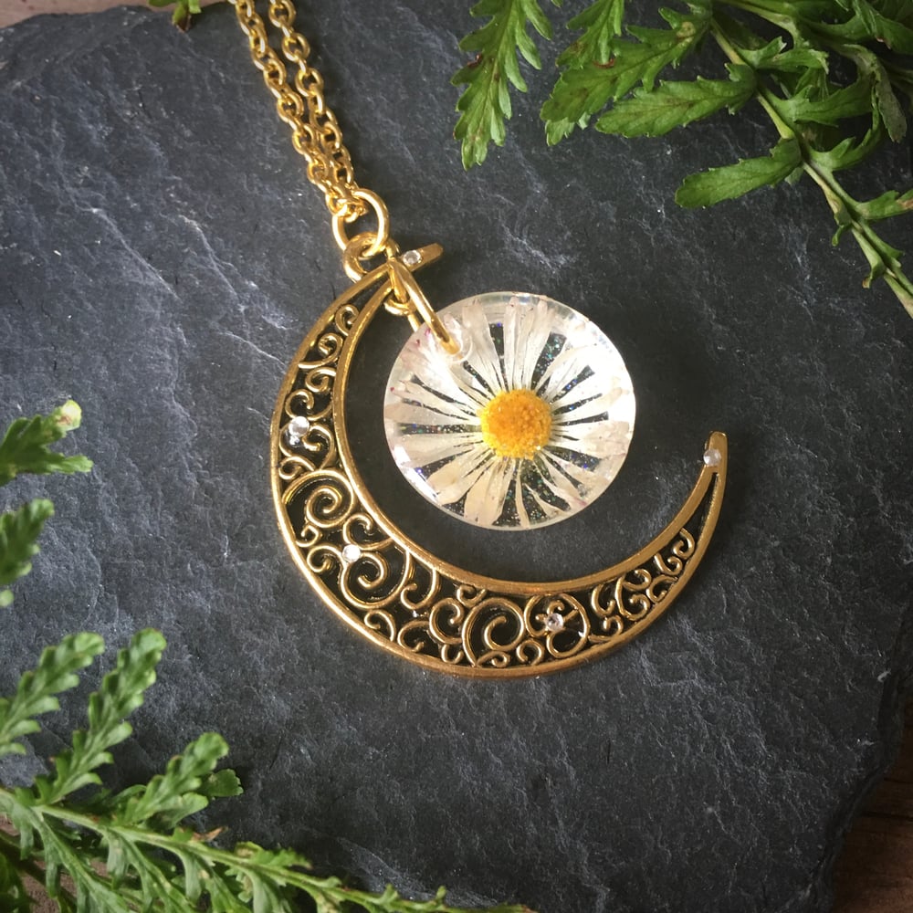 Daisy Moon Resin Necklace in Gold Tone