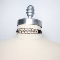 Image 1 of Two-in-one choker in satin and chains made to measure