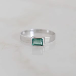 Image of Colombia Emerald emerald cut 950 platinum plated 14k gold flat band ring