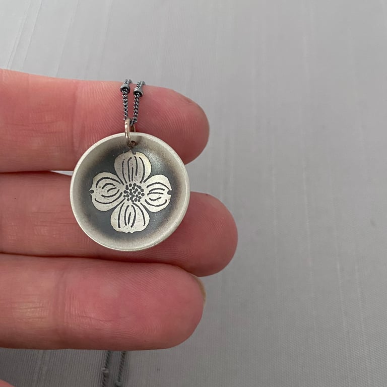 Startling Silver Dogwood Blossom Saucer Necklace Image 2