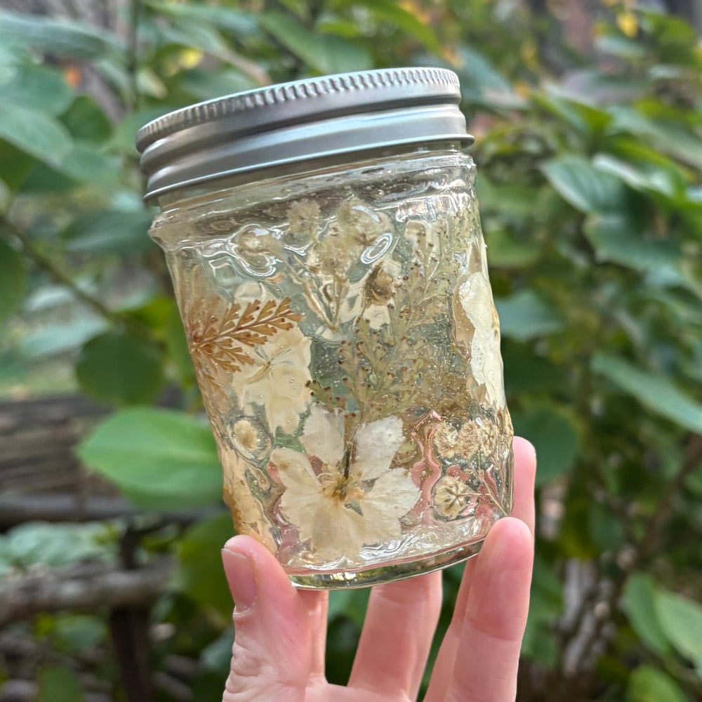 Image of floral 8oz white jar