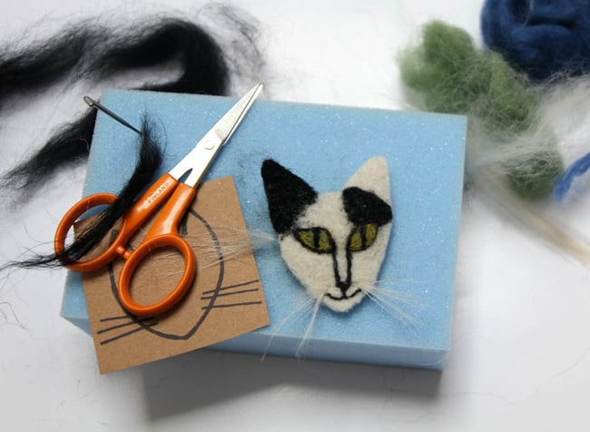Needle felt a cat brooch kit