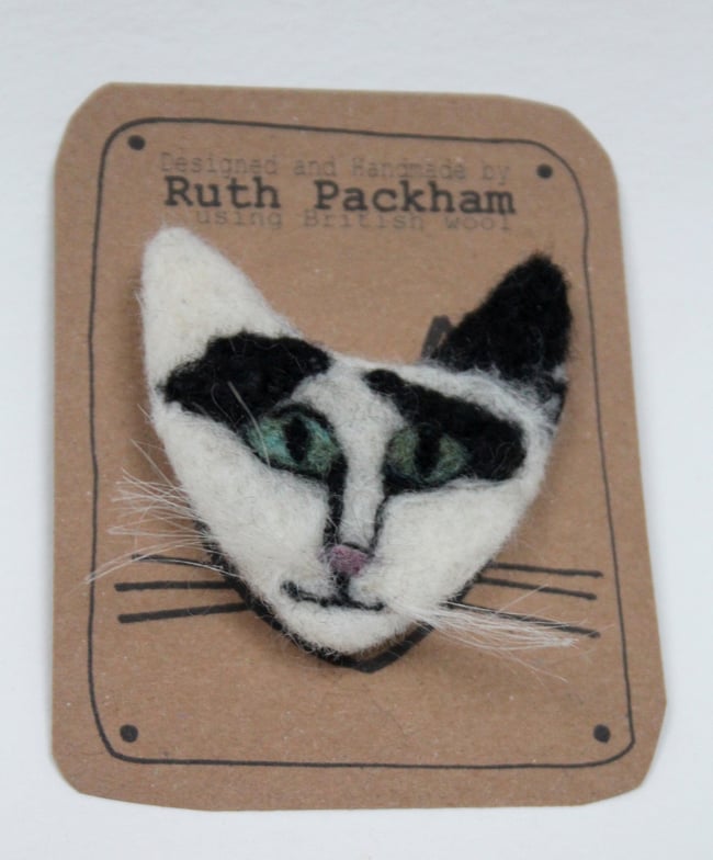 Needle felt a cat brooch kit