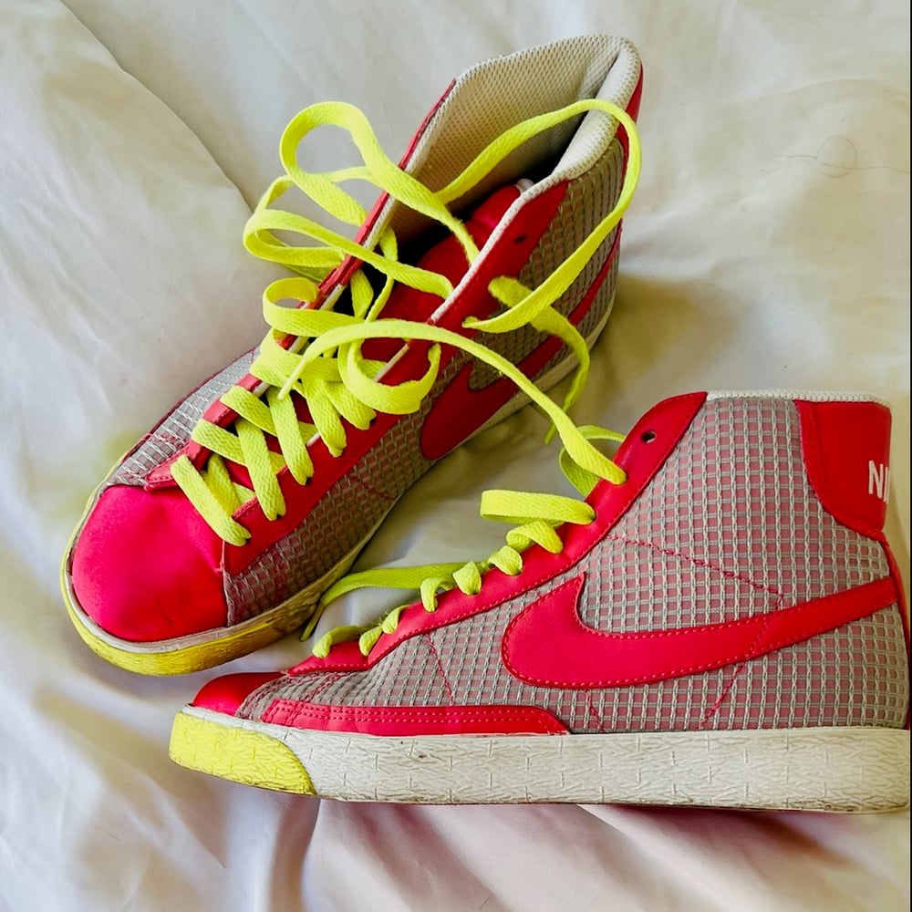 Nike Blazer High Top Aster Pink/White-Lime Green Sneakers + Free Signed 8x10