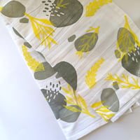 Image 3 of Yellow/Gray Tea Towel Set