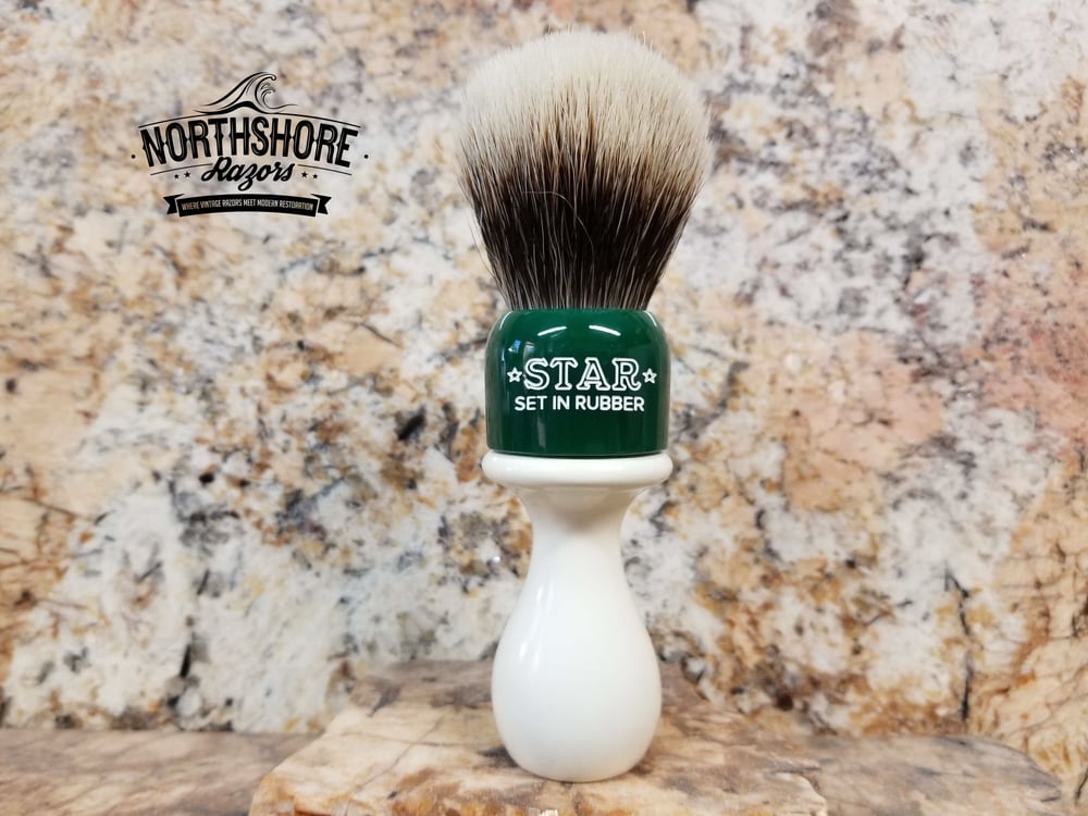 Image of Brushes Star/KamBro Green Over Ivory